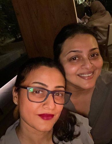 Namrata Shirodkar and her sister