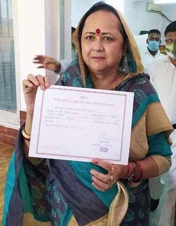 Seema Upadhyay with District Panchayat Certificate