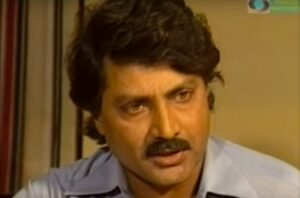 Vikram Gokhale as Prataprao Pathwardhan in a still from the television show Shwetambara on Doordarshan Sahyadri (1983)