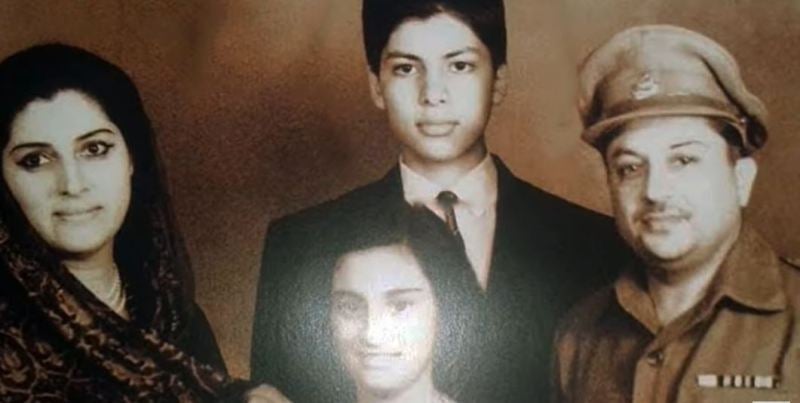 A childhood picture of Vijayendra Ghatge with his parents and younger sister, Sunanda Ghatge (deceased)