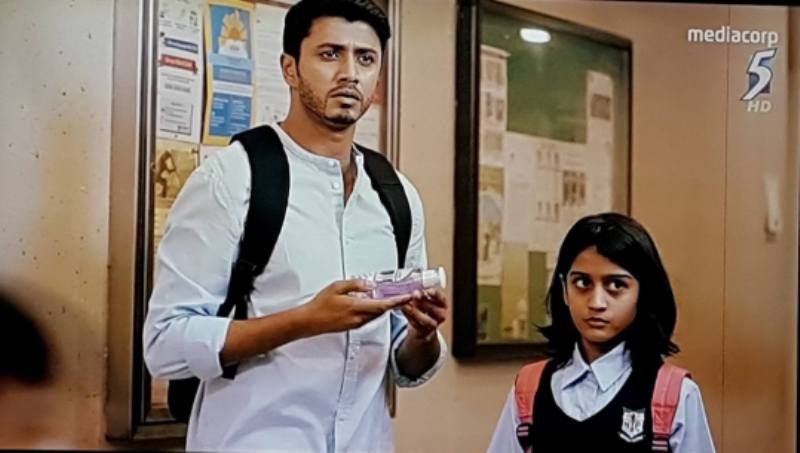 Aadhya Anand (right) as Sushila Chandran in a still from Mediacorp channel TV show Lion Mums Season 2 (2017)-compressed
