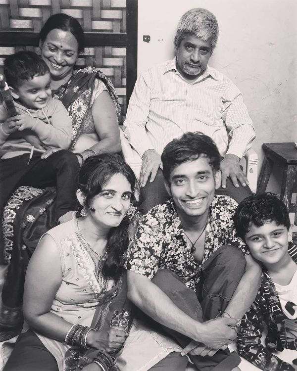 Abhay Chintamani Mishr with his family 