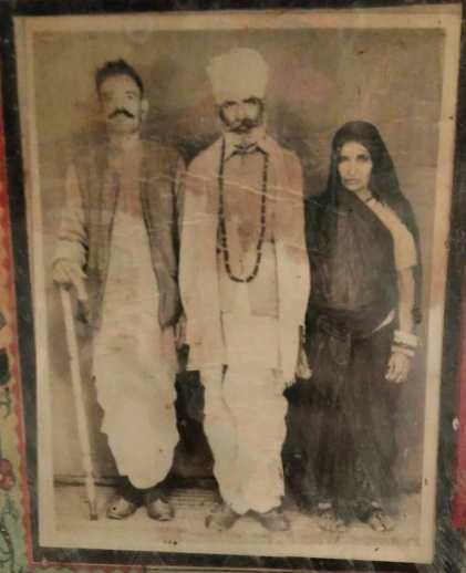 Abhay Chintamani Mishr's grandparents