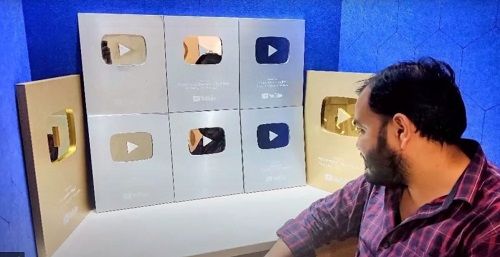 Alakh Pandey with his YouTube play buttons