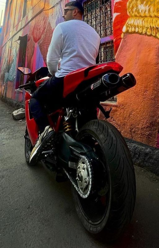 Ariz Shaikh's Ducati 848 bike