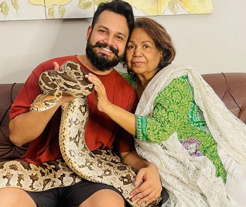 Azlan Shah with his mother