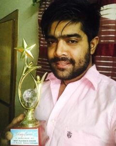 L. V. Revanth with his Best Play Back Singer Award for the title song of the Telugu television show Kalyana Vaibhogam at the Teluguflame T.V. Awards