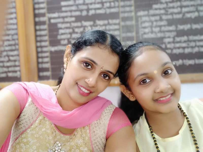 Manasi Sudhir with her daughter
