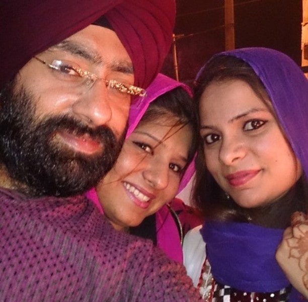Paramjeet Singh's photo with his sisters