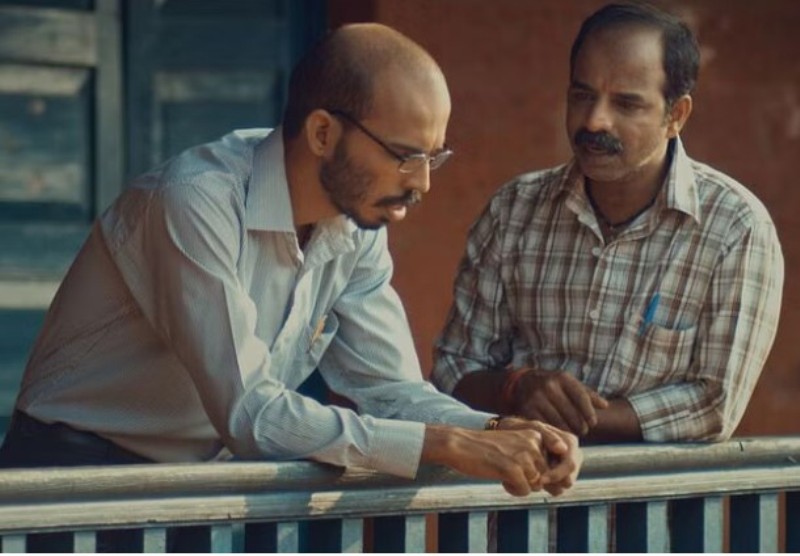 Prakash Thuminad (right) in a still from the film 'Ondu Motteya Kathe'