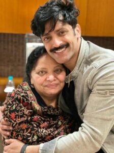 Vikas Manaktala with his mother