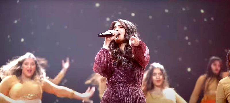 An image of Noor Chahal performing at YouTube Fanfest 2022
