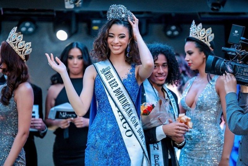 Andreína Martínez after getting crowned Miss Republica Dominicana 2021