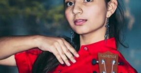Kaki Singer