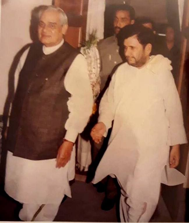 A picture of Sharad Yadav with Atal Bihari Vajpayee