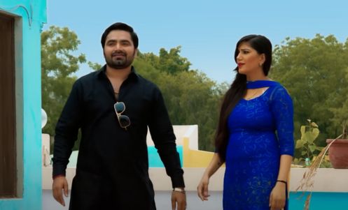 Vicky Kajla with Sapna Choudhary featuring in the music video Badli Badli Laage (2016)