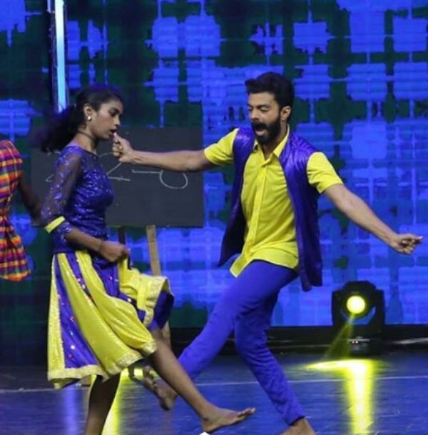 Vinoth Kishan with her choreographer Jessie, during a dance performance in the dance reality show Dance Jodi Dance season 2 on Zee Tamil