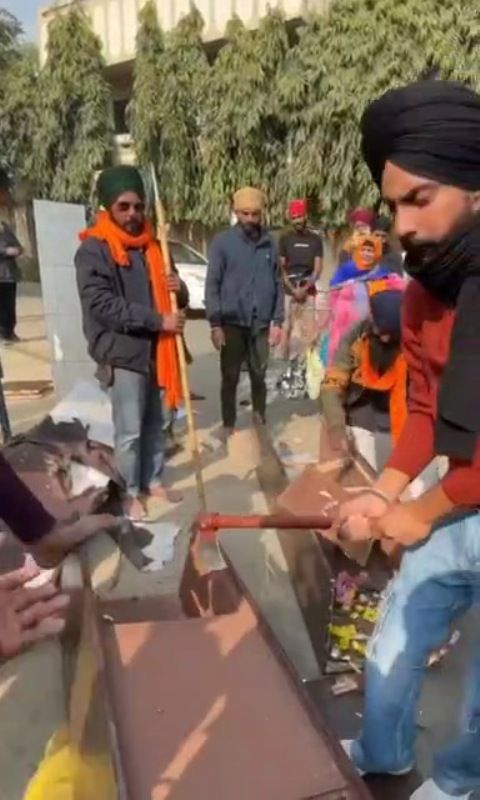 A picture of Amritpal Singh’s supporters vandalising the property of a gurdwara in Kapurthala, Punjab