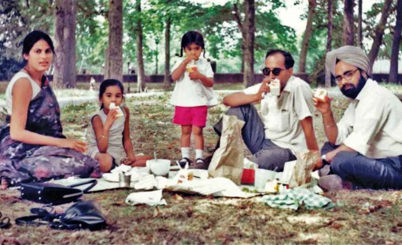 A picture of Manmohan Singh with daughters Upinder Singh and Daman Singh and friends Liaqat Ali and Sehba Ali at New York's Central Park in 1968