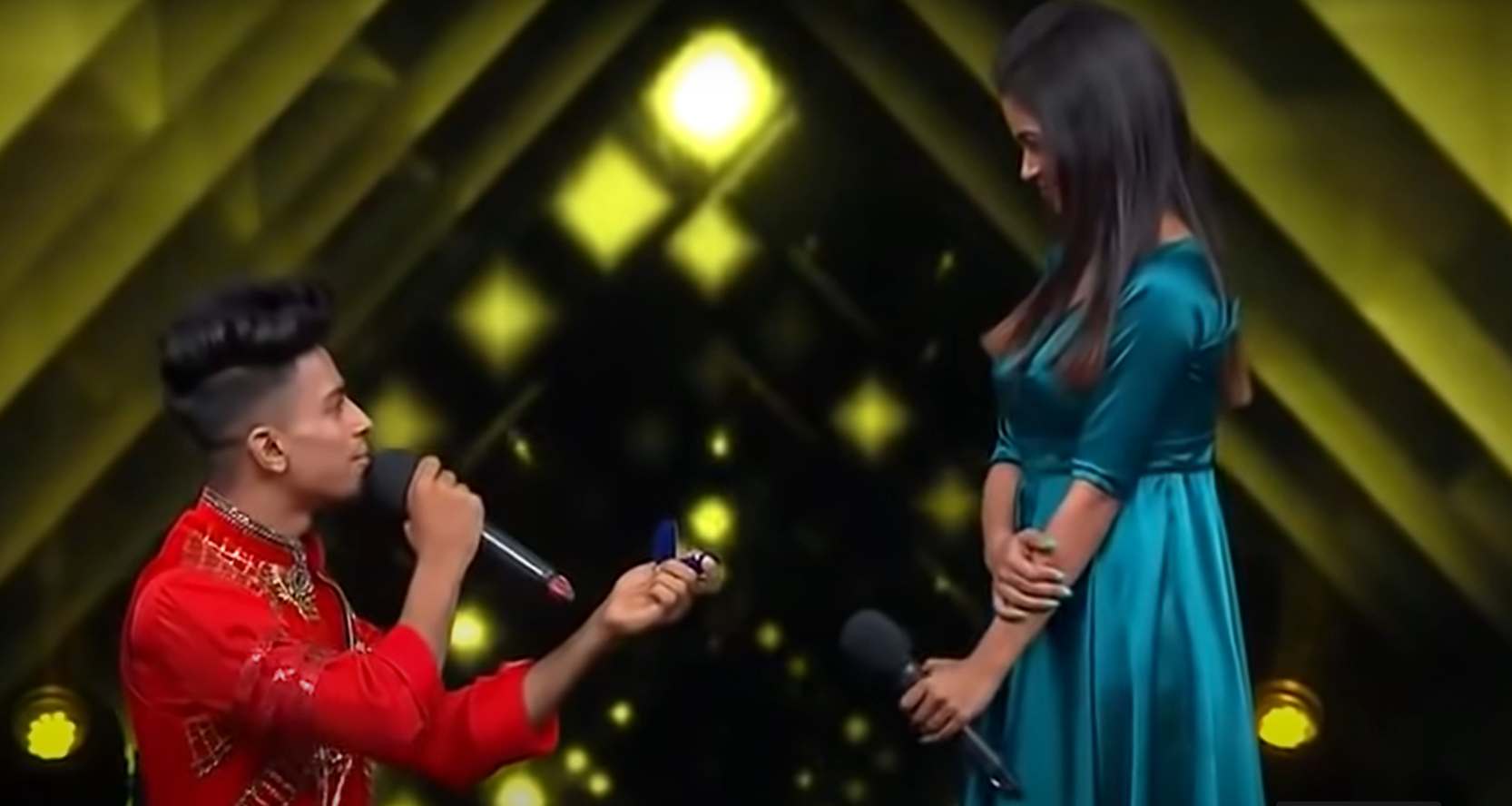 A picture of Mukul proposing Sona in India's Best Dancer