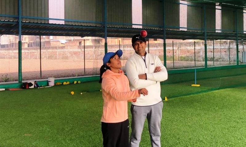 Amanjot Kaur with her Cricket Coach Nagesh Gupta
