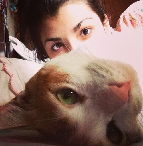 Ayesha Kanga with her pet cat