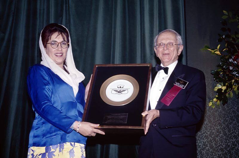 Benazir receiving Academy of Achievement’s Golden Plate Award by Pulitzer Prize-winning historian Dr. David Herbert Donald at the Achievement Summit in London