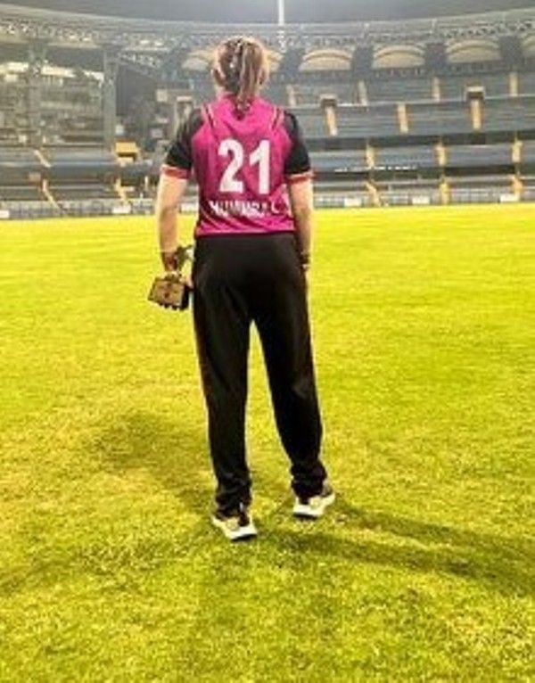 Humaira Kazi's jersey number 21 for Mumbai Thunders in President's Women T20 Cup