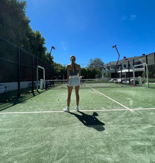 Josie Redmond in the tennis court