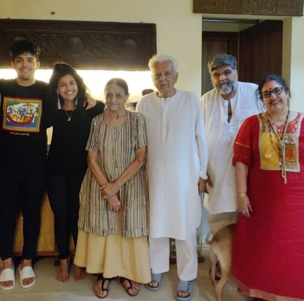 Kanak Rele with her family - from left - Nikunj Rele (grandson), Vaidehi Rele (grand daughter), Kanak Rele, Yatindra Rele (husband), Rahul Rele (son), and Uma Rele (daughter-in-law)