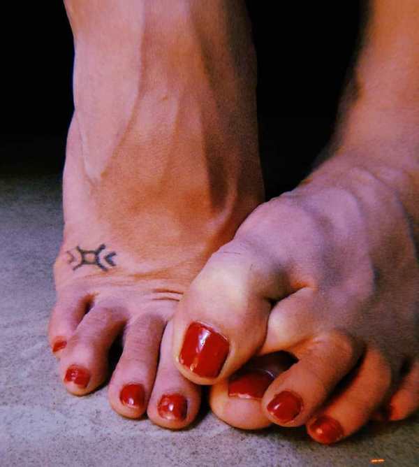 Madhyama Segal's tattoo on her left foot