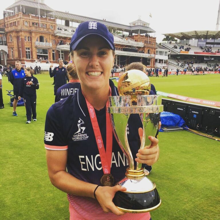 Nat Sciver-Brunt Height, Age, Husband, Family, Biography & More ...