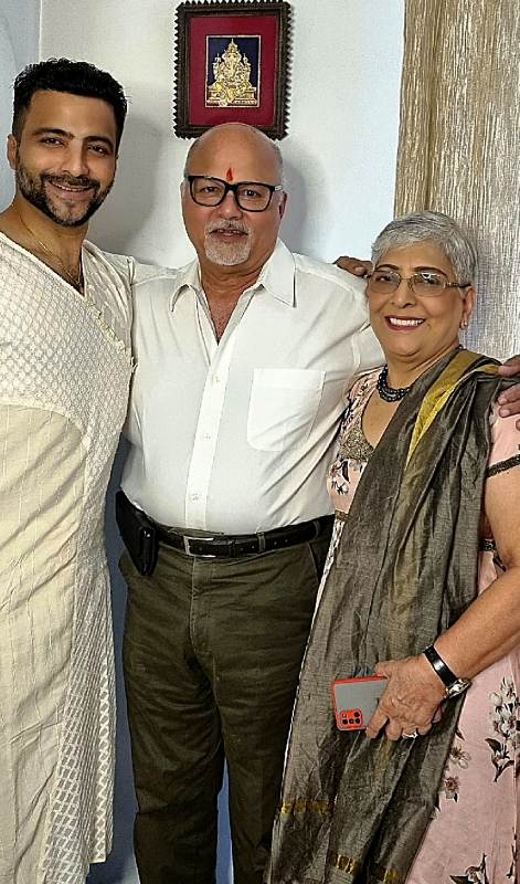 Nikkhil Arya with his parents