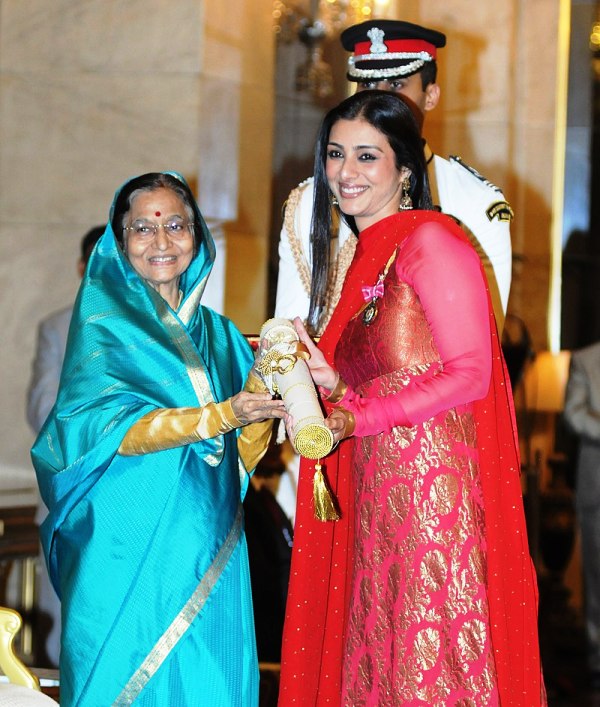 President Pratibha Devisingh Patil presenting the Padma Shri award to abu, at an Investiture Ceremony, at Rashtrapati Bhavan, in New Delhi on 24 March 2011