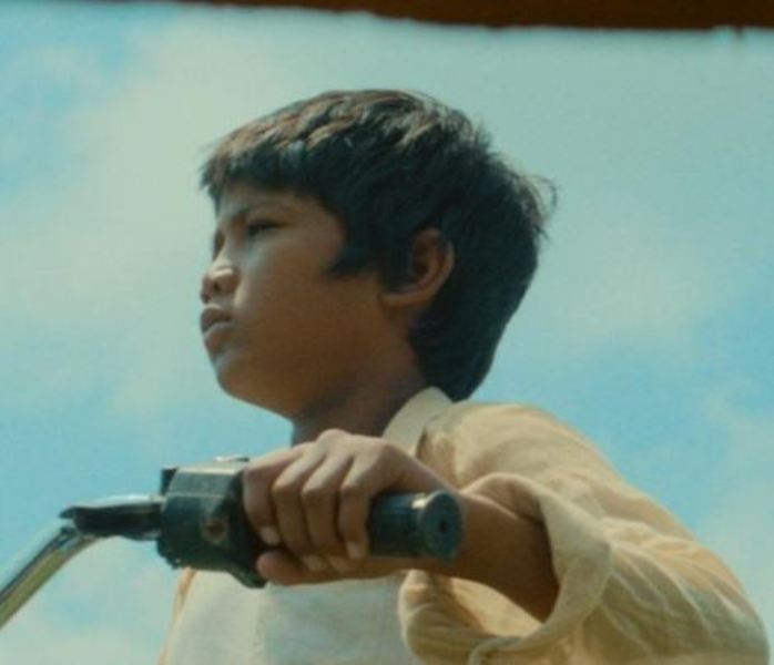 Rahul Koli as Manu in a still from the film Chhello Show (2022)