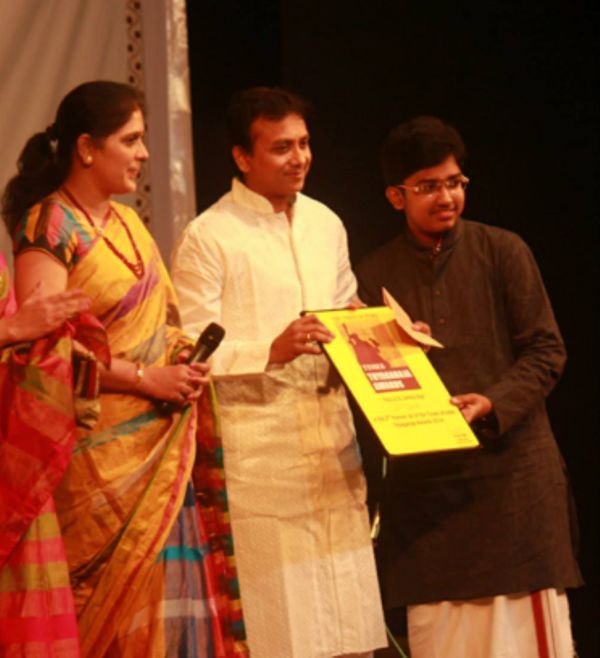 Sai Vignesh while receiving his Second Runner-Up Award at the Times Thyagaraja Awards (2013)