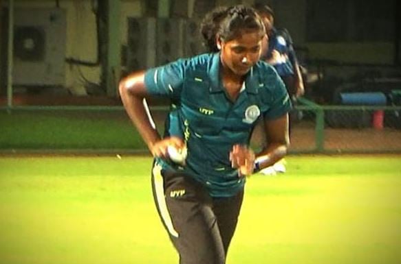 Shabnam Shakil bowling during a cricket match
