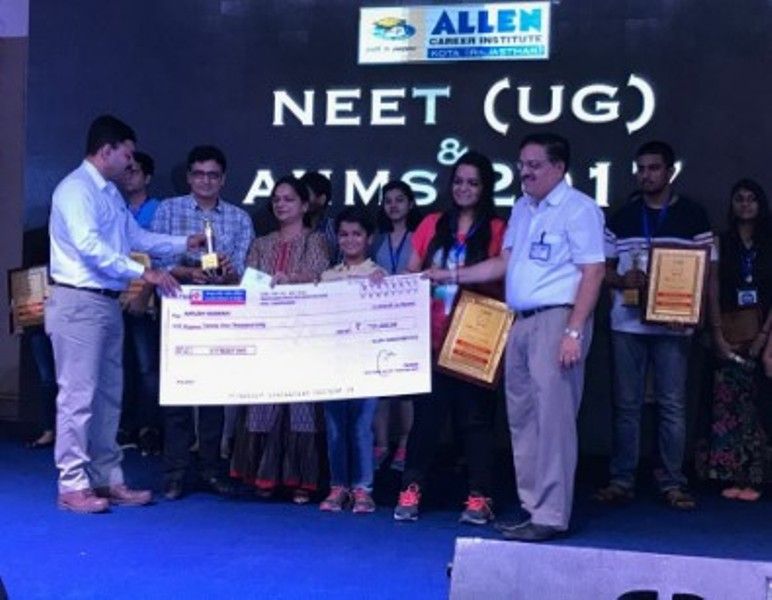 Aarushi Narwani was felicitated by Allen Institute after securing AIR 104 rank in NEET 2017