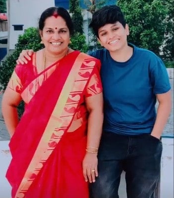Anjuz Rosh with her mother