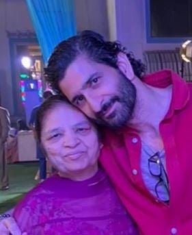 Daljeet Singh Kalsi with his mother