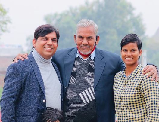 Deepti Sharma with her father and brother