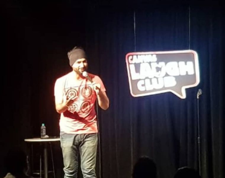 Harsh Gujral performing at the Canvas Laugh Club
