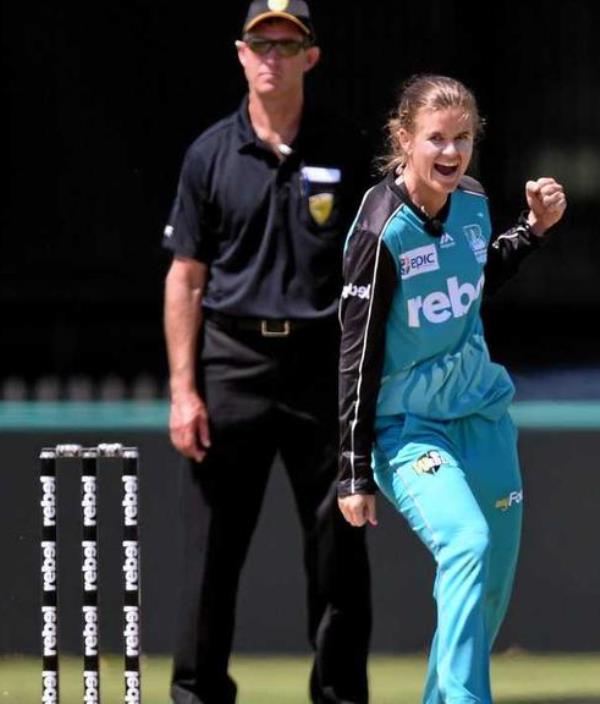 Jess Jonassen celebrating the fall of a wicket for Brisbane Heat