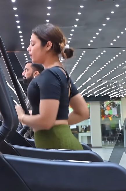Kritika running on the treadmill
