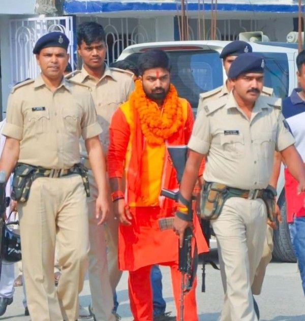 Old photo of Manish Kashyap arrested by Bihar Police in 2019
