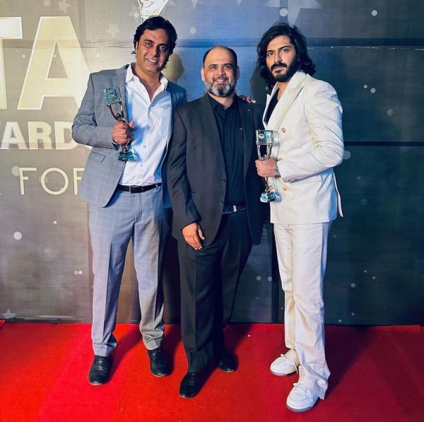 Raj Singh Chaudhary (left) with Harshvardhan Kapoor (right) after winning the Best Director award for his film Thar