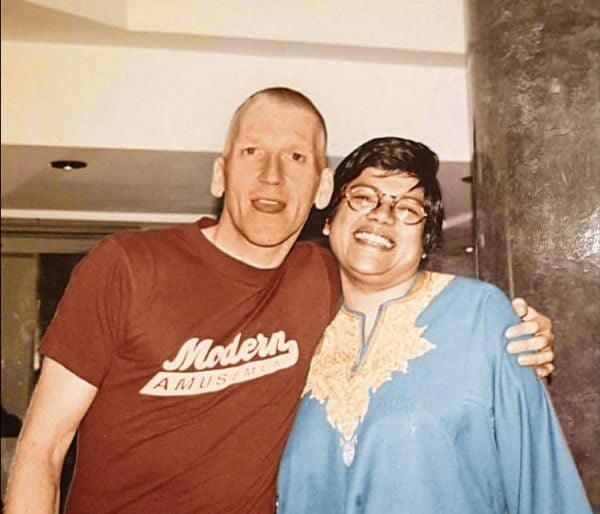 Ritu Dalmia (right) with her favourite waiter of Vama restaurant, Craig Smith