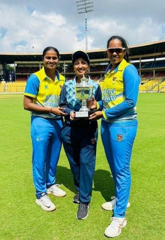 Sabbhineni Meghana (right) with her coach, Nooshin al Khader (center), and Dayalan Hemalatha after winning Senior T20 Trophy in 2022 for Indian Railways