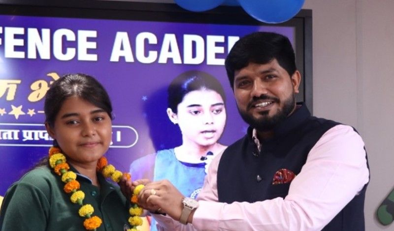Saniya Mirza (left) felicitated by Shishir Dixit Sir of Centurion Academy