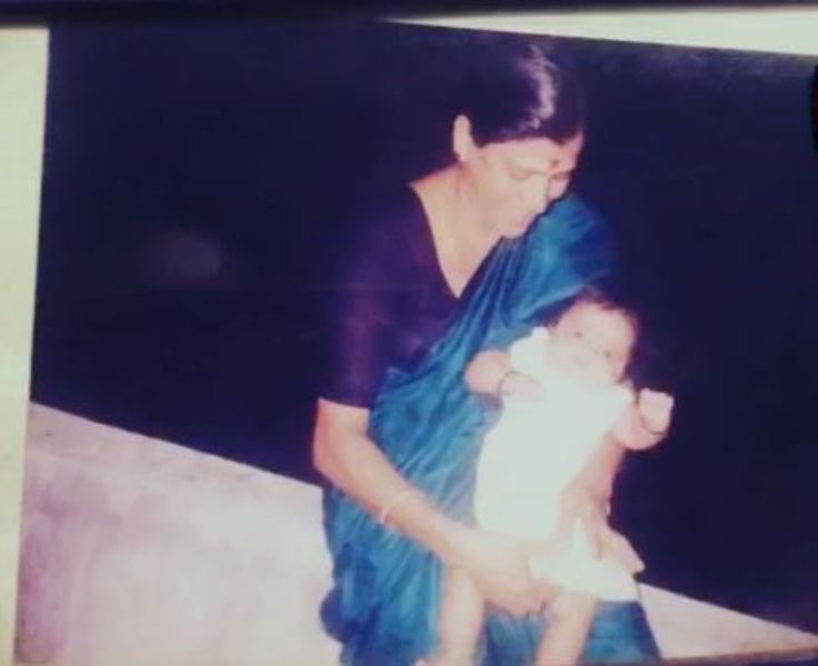Sobha Viswanath's childhood picture with her mother